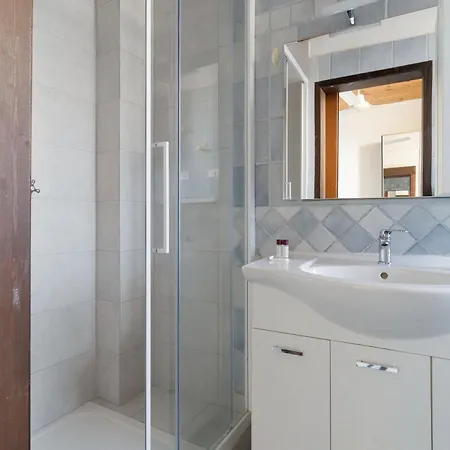 Guesthost - Comfy San Cristoforo Milán